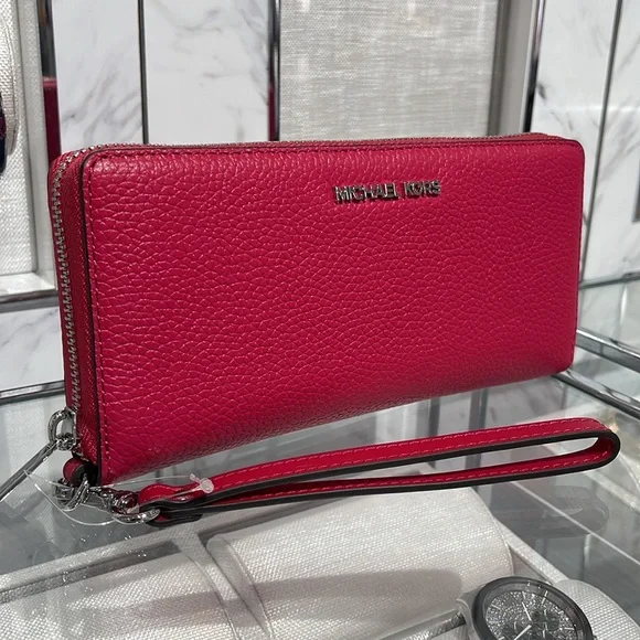 MICHAEL KORS Large Pebbled Leather Continental Wallet Phone Holder Wristlet 
NWT - Picture 12 of 16